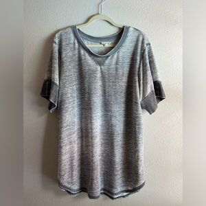 Grey t shirt